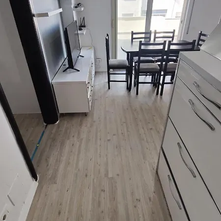 Big Balcony Plazh Apartment Durres